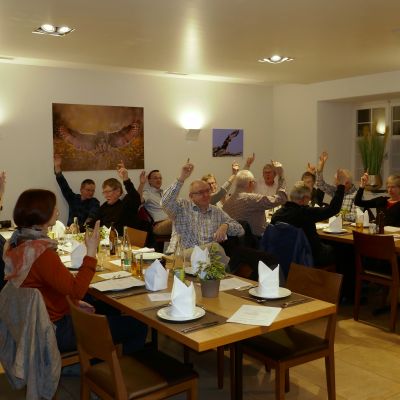 015 Dieser wurde einstimmig angenommen